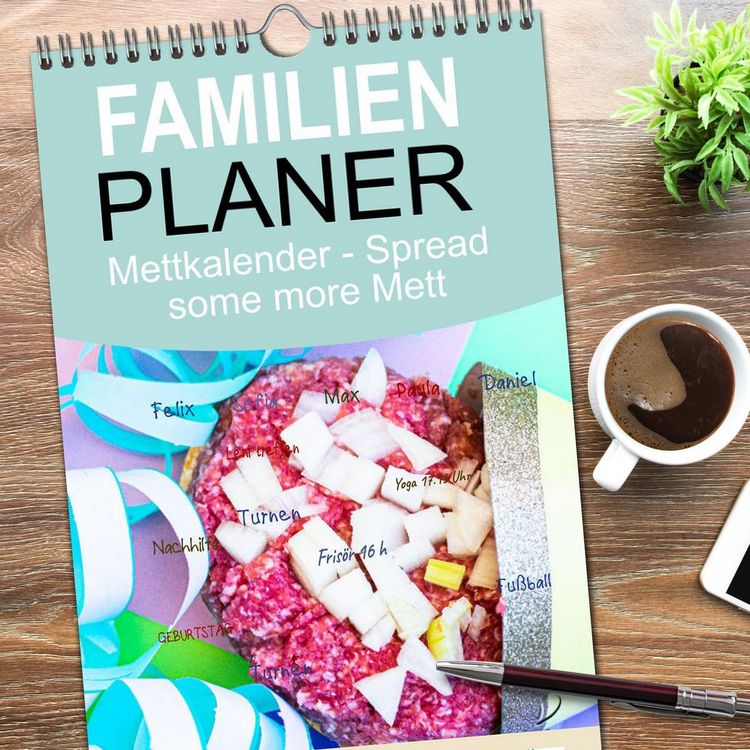 Produktbild: Familienplaner 2026 - Mettkalender - Spread some more Mett mit 5 Spalten (Wandkalender, 21 x 45 cm) CALVENDO