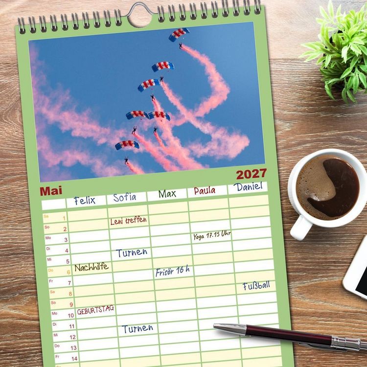 Produktbild: Familienplaner 2027 - Milit&auml;rflieger mit 5 Spalten (Wandkalender, 21 x 45 cm) CALVENDO