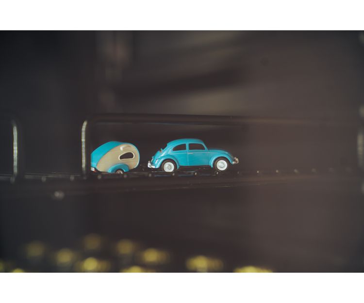 Produktbild: 1:87 VW Beetle m.Wohnwagen 2.4G 100% RTR