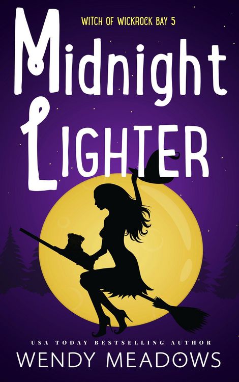 Produktbild: Midnight Lighter (Witch of Wickrock Bay, #5)
