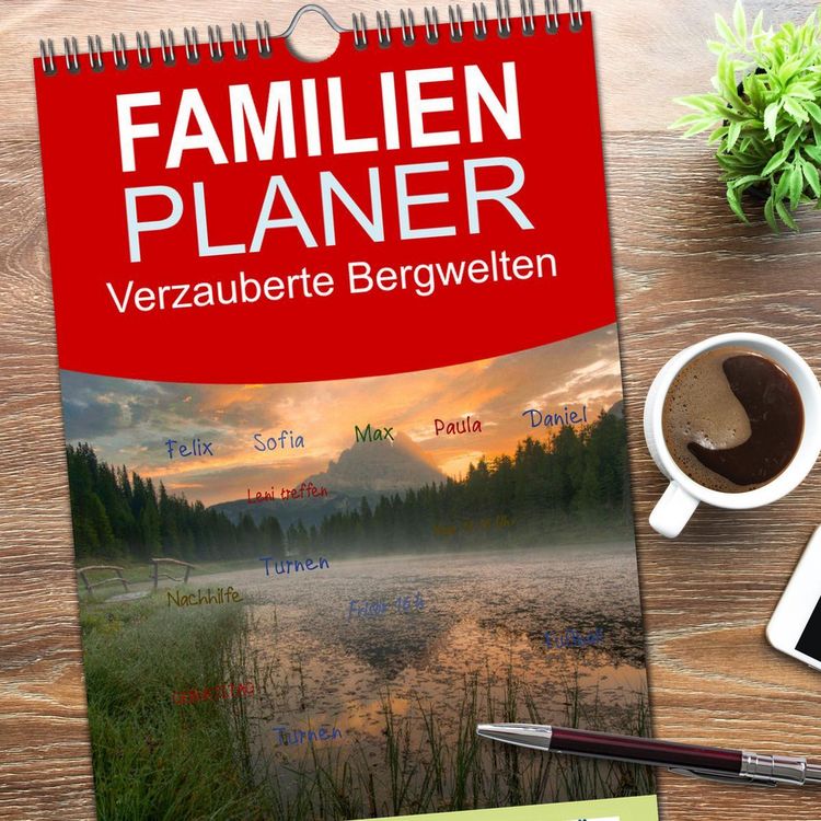 Produktbild: Familienplaner 2026 - Verzauberte Bergwelten mit 5 Spalten (Wandkalender, 21 x 45 cm) CALVENDO