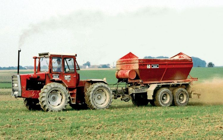 Produktbild: Jahrbuch Traktoren 2022