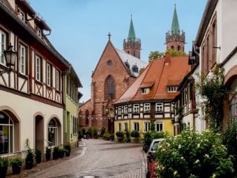 Produktbild: CALVENDO Puzzle Ladenburg - St. Gallus-Kirche 1000 Teile Puzzle quer | 1000 Teile Lege-Gr&ouml;&szlig;e 64 &times; 48 cm Foto-Puzzle f&uuml;r gl&uuml;ckliche Stunden