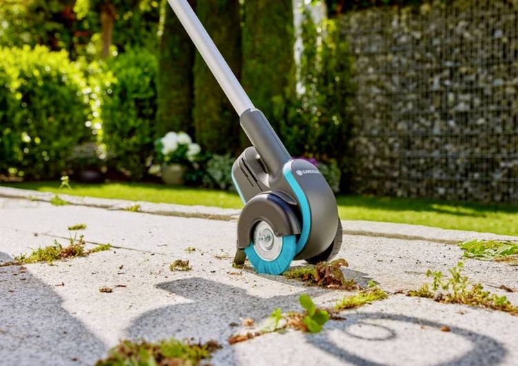 GARDENA EasyWeed 1800/18V P4A Ready-To-Use-Set 14820-20 Fugenbürste 18V