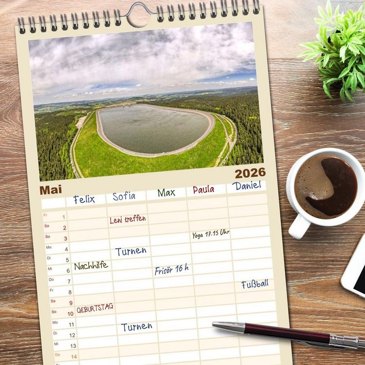 Produktbild: Familienplaner 2026 - Unser Erzgebirge von oben mit 5 Spalten (Wandkalender, 21 x 45 cm) CALVENDO