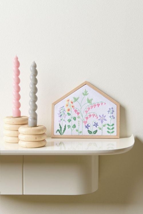 Produktbild: Stickpackung Gez&auml;hlter Kreuzstich, Blumenwiese // Haus Quer S, 20 x 16,5 cm