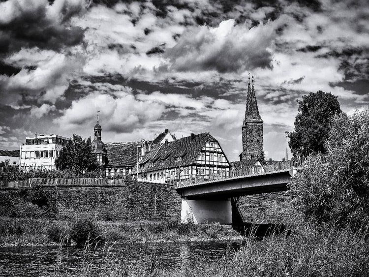 Produktbild: CALVENDO Puzzle Weserbr&uuml;cke | 1000 Teile Lege-Gr&ouml;&szlig;e 64 &times; 48 cm Foto-Puzzle f&uuml;r gl&uuml;ckliche Stunden