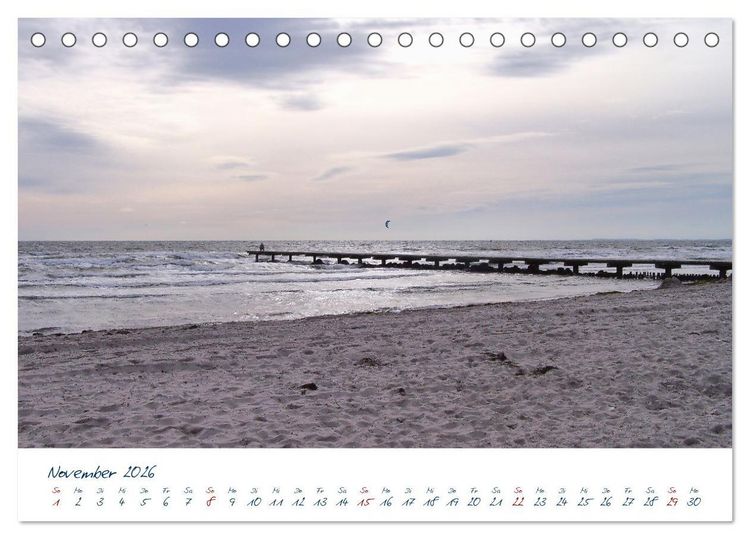 Produktbild: Seebr&uuml;cken an der Ostsee - Aufs Meer laufen und die frische Ostseebrise genie&szlig;en (Tischkalender 2026 DIN A5 quer), CALVENDO Monatskalender