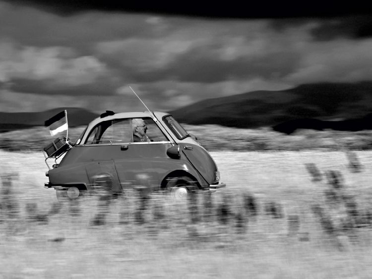 Produktbild: CALVENDO Puzzle BMW Isetta 300 in schwarzwei&szlig; 1000 Teile Lege-Gr&ouml;&szlig;e 64 x 48 cm Foto-Puzzle Bild von Ingo Laue