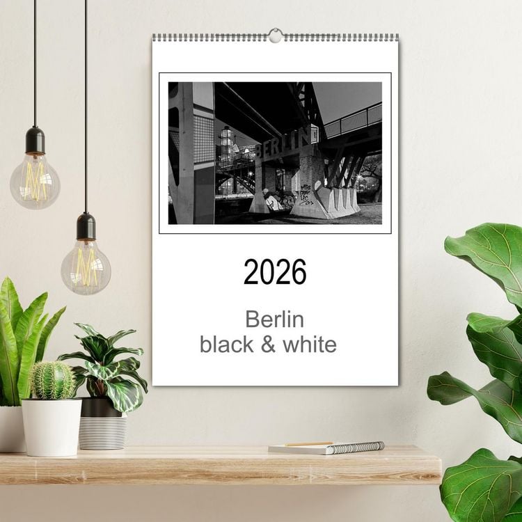 Produktbild: Berlin black & white (Wandkalender 2026 DIN A2 hoch), CALVENDO Monatskalender