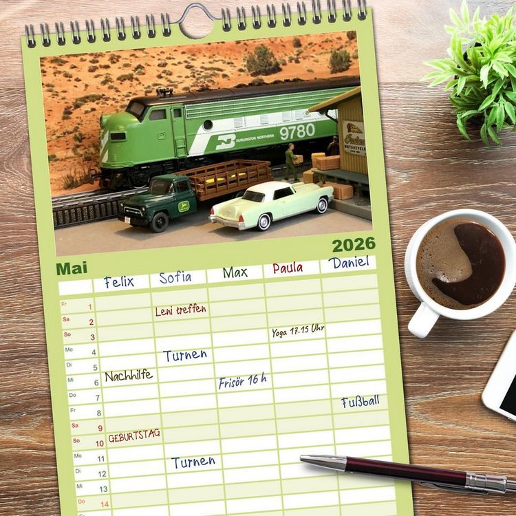 Produktbild: Familienplaner 2026 - Klassische Loks aus G&ouml;ppingen mit 5 Spalten (Wandkalender, 21 x 45 cm) CALVENDO