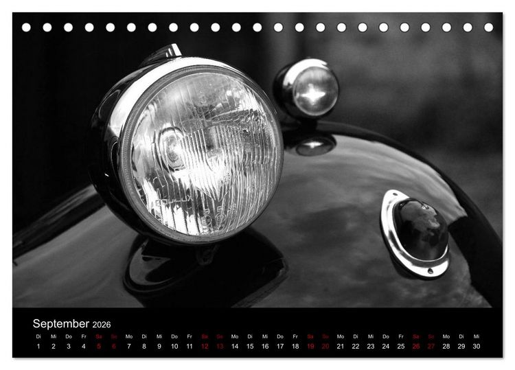 Produktbild: Citro&euml;n 11 CV Traction Avant in schwarzweiss (Tischkalender 2026 DIN A5 quer), CALVENDO Monatskalender