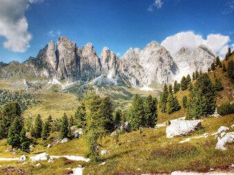 Produktbild: CALVENDO Puzzle Geisler Spitzen - Sas Rigais und Furchetta - S&uuml;dw&auml;nde - Gr&ouml;den - 3025 Hm | 1000 Teile Lege-Gr&ouml;&szlig;e 64x48cm Foto-Puzzle f&uuml;r gl&uuml;ckliche Stunden