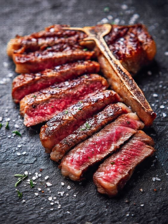Produktbild: CALVENDO Puzzle Saftiges T-Bone-Steak in Scheiben mit grobem Salz | 1000 Teile Lege-Gr&ouml;&szlig;e 64x48cm Foto-Puzzle f&uuml;r gl&uuml;ckliche Stunden