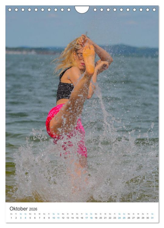 Produktbild: female fighter - Kampfsportlerinnen - pink shorts (Wandkalender 2026 DIN A4 hoch), CALVENDO Monatskalender