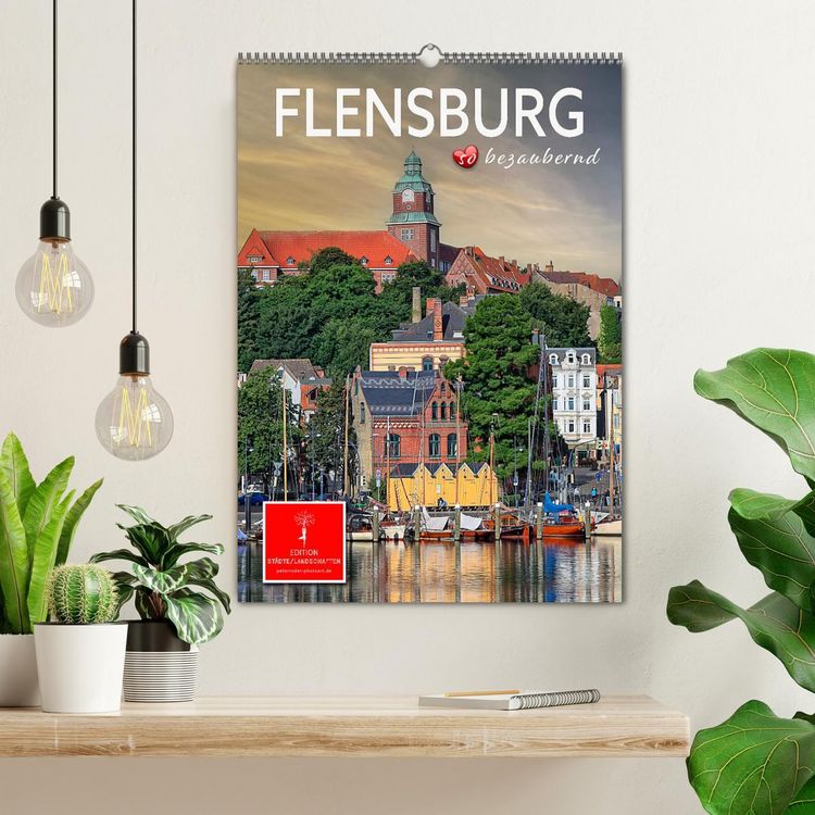 Produktbild: Flensburg - so bezaubernd (Wandkalender 2026 DIN A2 hoch), CALVENDO Monatskalender