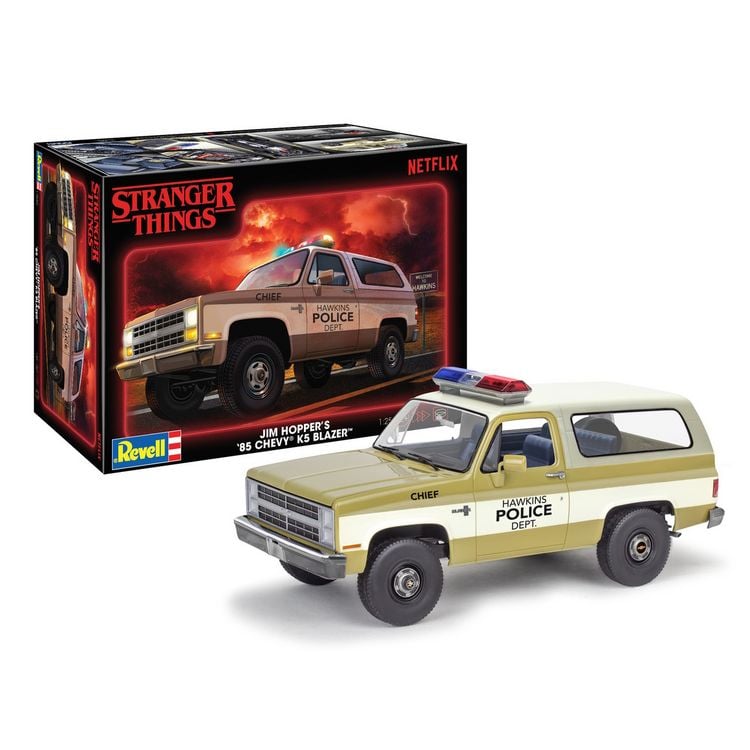 Produktbild: Revell 07724 Stranger Things Jim Hopper&acute;s Chevy&reg; Blazer K5&trade; Automodell Bausatz 1:25