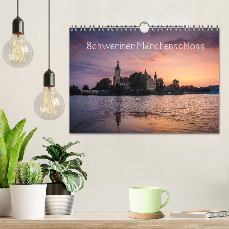 Produktbild: Schweriner M&auml;rchenschloss (Wandkalender 2026 DIN A4 quer), CALVENDO Monatskalender