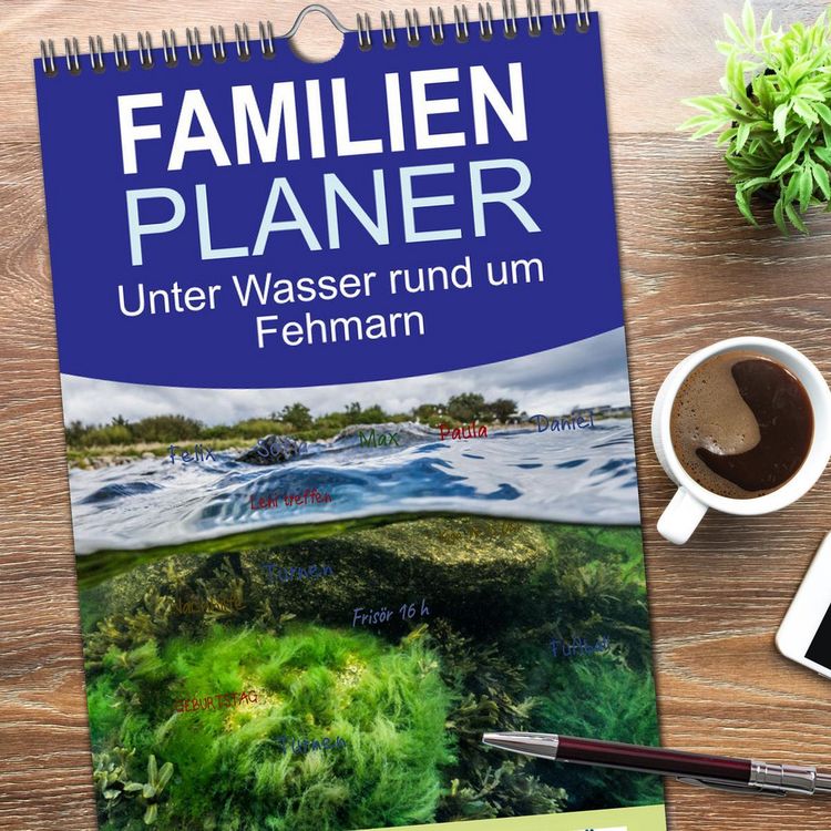 Produktbild: Familienplaner 2026 - Unter Wasser rund um Fehmarn mit 5 Spalten (Wandkalender, 21 x 45 cm) CALVENDO