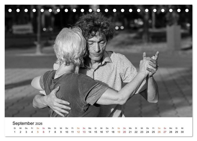 Produktbild: Tango Argentino - Paare beim Tanz auf &ouml;ffentlichen Pl&auml;tzen (Tischkalender 2026 DIN A5 quer), CALVENDO Monatskalender