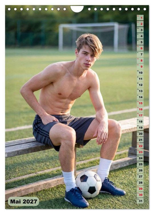 Produktbild: Nachspielzeit - Athletische Fu&szlig;baller - sinnlich und intensiv (Wandkalender 2027 DIN A4 hoch), CALVENDO Monatskalender