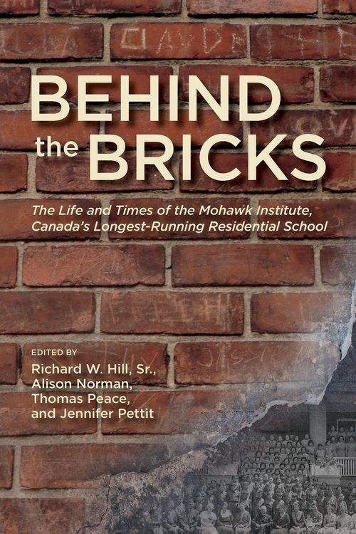Produktbild: Behind the Bricks