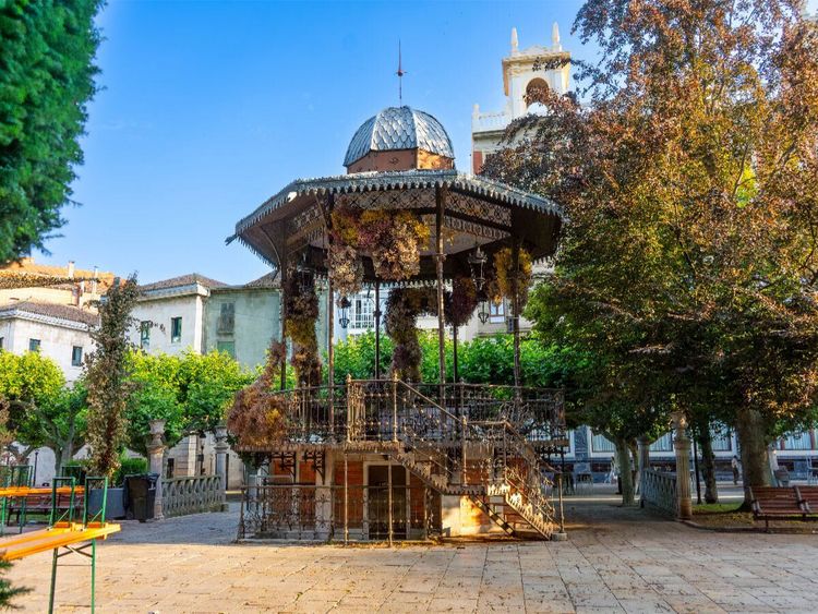 Produktbild: CALVENDO Puzzle Pavillon vor dem Theater Principal | 1000 Teile Lege-Gr&ouml;&szlig;e 64x48cm Foto-Puzzle f&uuml;r gl&uuml;ckliche Stunden