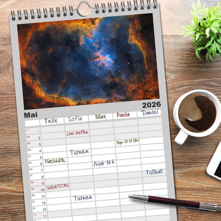 Produktbild: Familienplaner 2026 - Deep Sky Kalender mit 5 Spalten (Wandkalender, 21 x 45 cm) CALVENDO