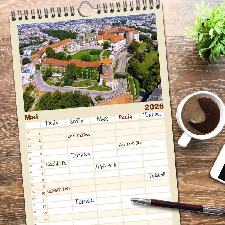 Produktbild: Familienplaner 2026 - Krakau. Ein Spaziergang durch Polens kulturelles Herz mit 5 Spalten (Wandkalender, 21 x 45 cm) CALVENDO