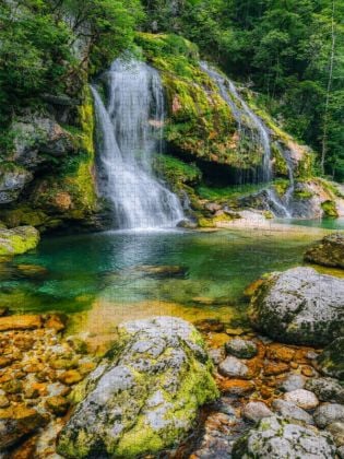 Produktbild: CALVENDO Puzzle Virje Wasserfall | 1000 Teile Lege-Gr&ouml;&szlig;e 64x48cm Foto-Puzzle f&uuml;r gl&uuml;ckliche Stunden