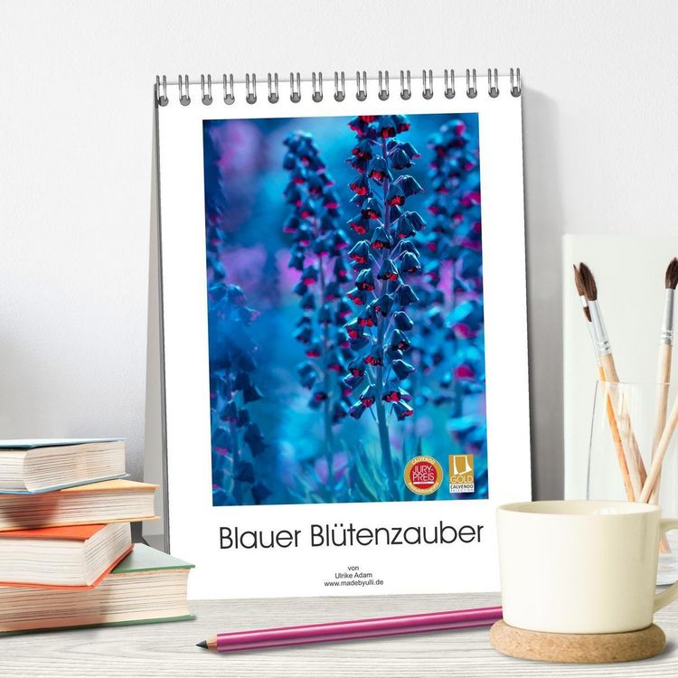 Produktbild: Blauer Bl&uuml;tenzauber (Tischkalender 2026 DIN A5 hoch), CALVENDO Monatskalender