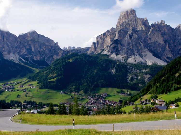 Produktbild: CALVENDO Puzzle Corvara mit dem Sassongher | 1000 Teile Lege-Gr&ouml;&szlig;e 64x48cm Foto-Puzzle f&uuml;r gl&uuml;ckliche Stunden