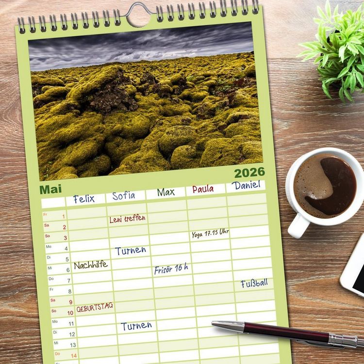 Produktbild: Familienplaner 2026 - Island - Spektakul&auml;re Landschaft aus Feuer, Wasser und Eis mit 5 Spalten (Wandkalender, 21 x 45 cm) CALVENDO