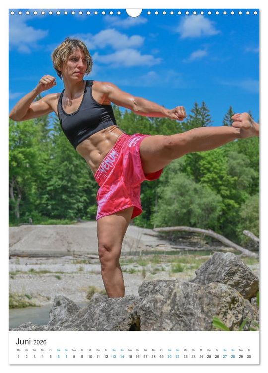 Produktbild: female fighter - Kampfsportlerinnen - pink shorts (Wandkalender 2026 DIN A3 hoch), CALVENDO Monatskalender