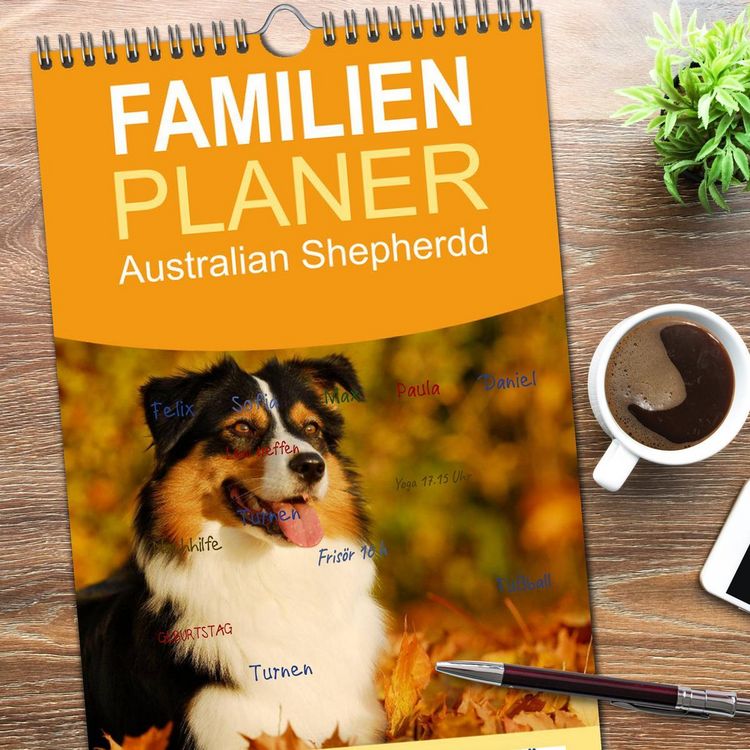 Produktbild: Familienplaner 2026 - Bekannt wie ein bunter Hund. Australian Shepherd mit 5 Spalten (Wandkalender, 21 x 45 cm) CALVENDO