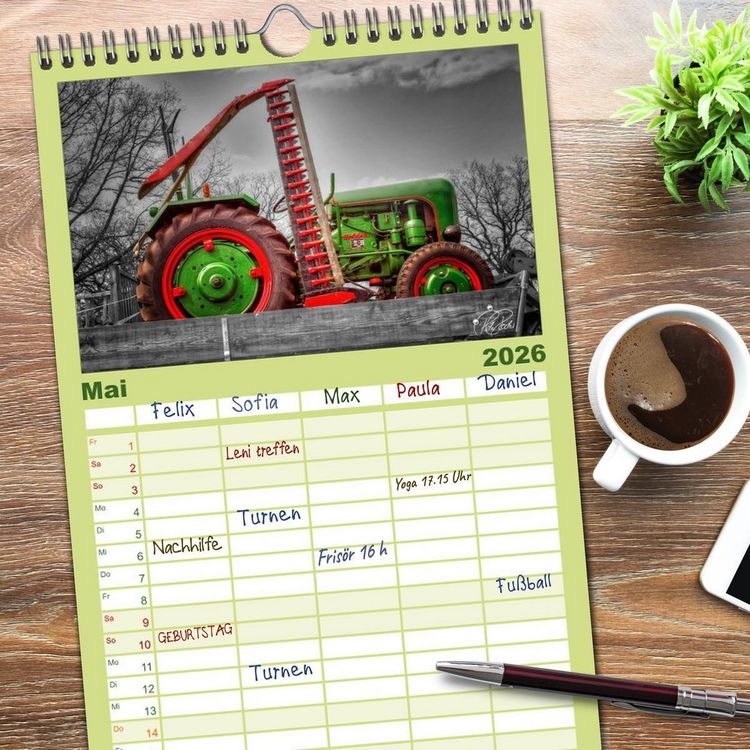 Produktbild: Familienplaner 2026 - Trecker - Oldtimer mit 5 Spalten (Wandkalender, 21 x 45 cm) CALVENDO