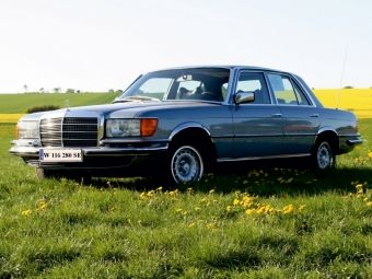 Produktbild: CALVENDO Puzzle Mercedes Benz | 1000 Teile Lege-Gr&ouml;&szlig;e 64x48cm Foto-Puzzle f&uuml;r gl&uuml;ckliche Stunden