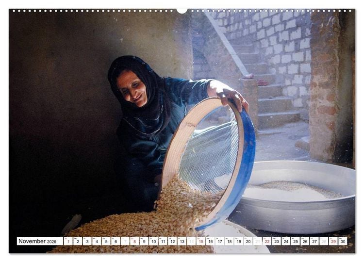 Produktbild: PORTRAITS - Frauen aus aller Welt (hochwertiger Premium Wandkalender 2026 DIN A2 quer), Kunstdruck in Hochglanz