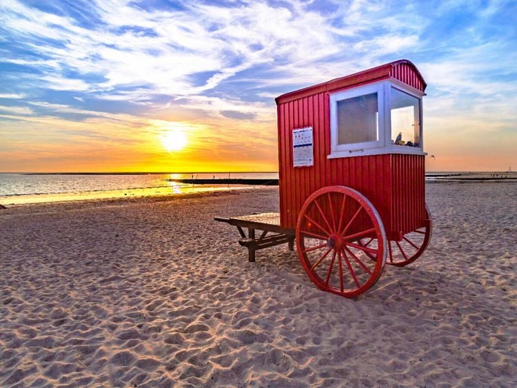 Produktbild: CALVENDO Puzzle Badewagen im Sonnenuntergang | 1000 Teile Lege-Gr&ouml;&szlig;e 64x48cm Foto-Puzzle f&uuml;r gl&uuml;ckliche Stunden