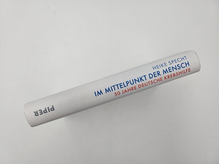 Produktbild: Im Mittelpunkt der Mensch &ndash; 50 Jahre Deutsche Krebshilfe