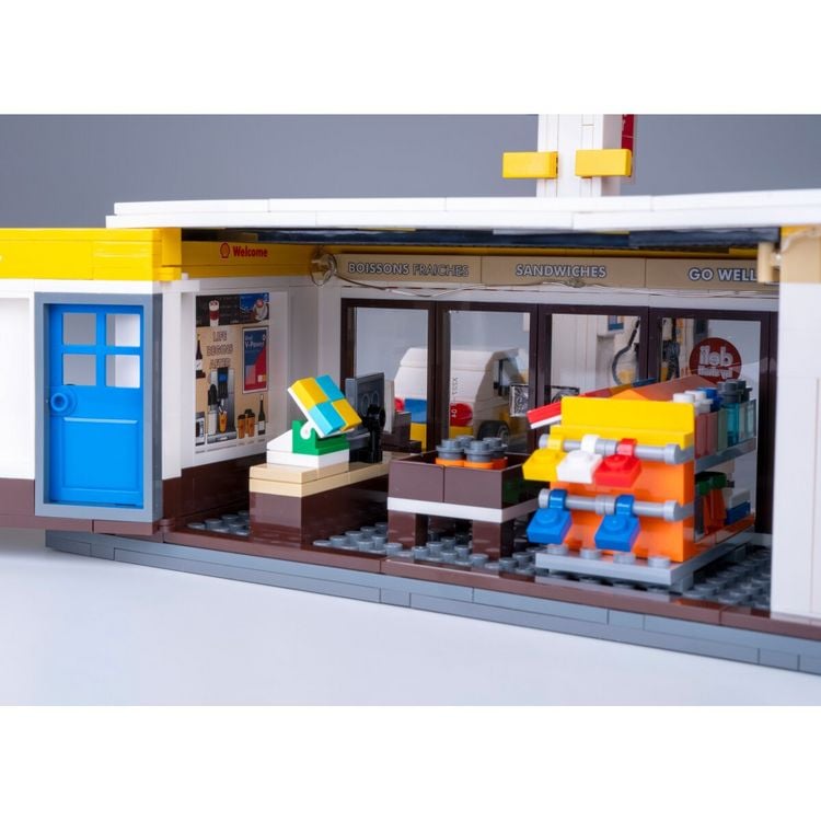 Produktbild: CaDA Shell Tankstelle mit Shop und Waschanlage Bricks