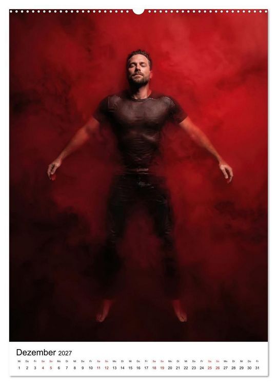 Produktbild: Floating Men - maskuliner K&ouml;rperbau in vollkommener Entspannung (Wandkalender 2027 DIN A2 hoch), CALVENDO Monatskalender