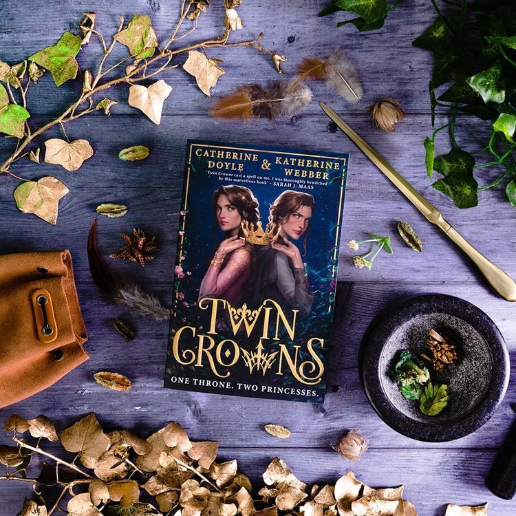 Produktbild: Twin Crowns