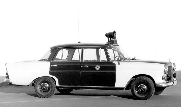 Produktbild: Polizeifahrzeuge Mercedes-Benz