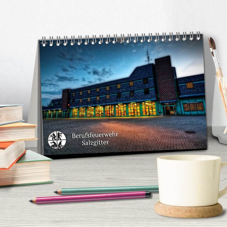 Produktbild: Berufsfeuerwehr Salzgitter (Tischkalender 2026 DIN A5 quer), CALVENDO Monatskalender