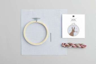 Produktbild: Stickpackung Gez&auml;hlter Kreuzstich, Romantischer Hase, &Oslash;10cm