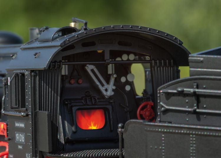 Produktbild: M&auml;rklin 038190 H0 Dampflok 19 016 DR/DDR