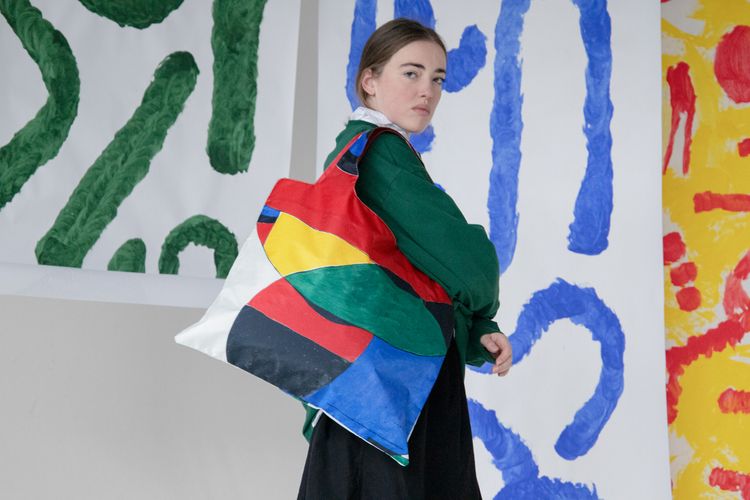 Produktbild: JOAN MIRO Frau, Vogel und Stern Recycelte Tasche