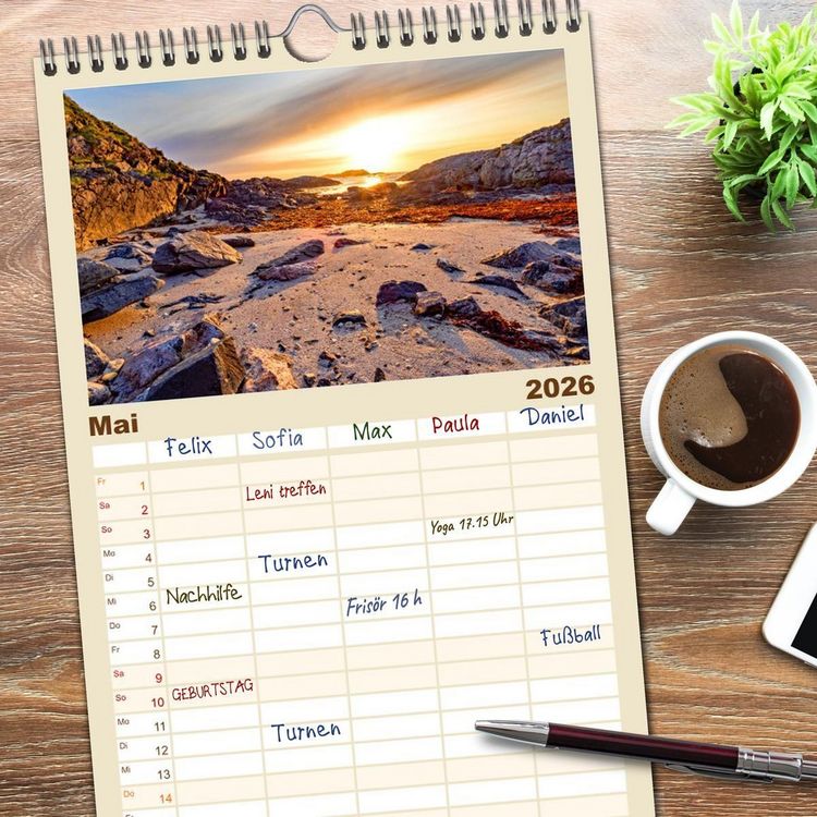 Produktbild: Familienplaner 2026 - Vom Nordkap zum S&uuml;dkap mit 5 Spalten (Wandkalender, 21 x 45 cm) CALVENDO