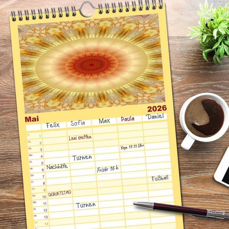 Produktbild: Familienplaner 2026 - Mandala Tr&auml;ume mit 5 Spalten (Wandkalender, 21 x 45 cm) CALVENDO